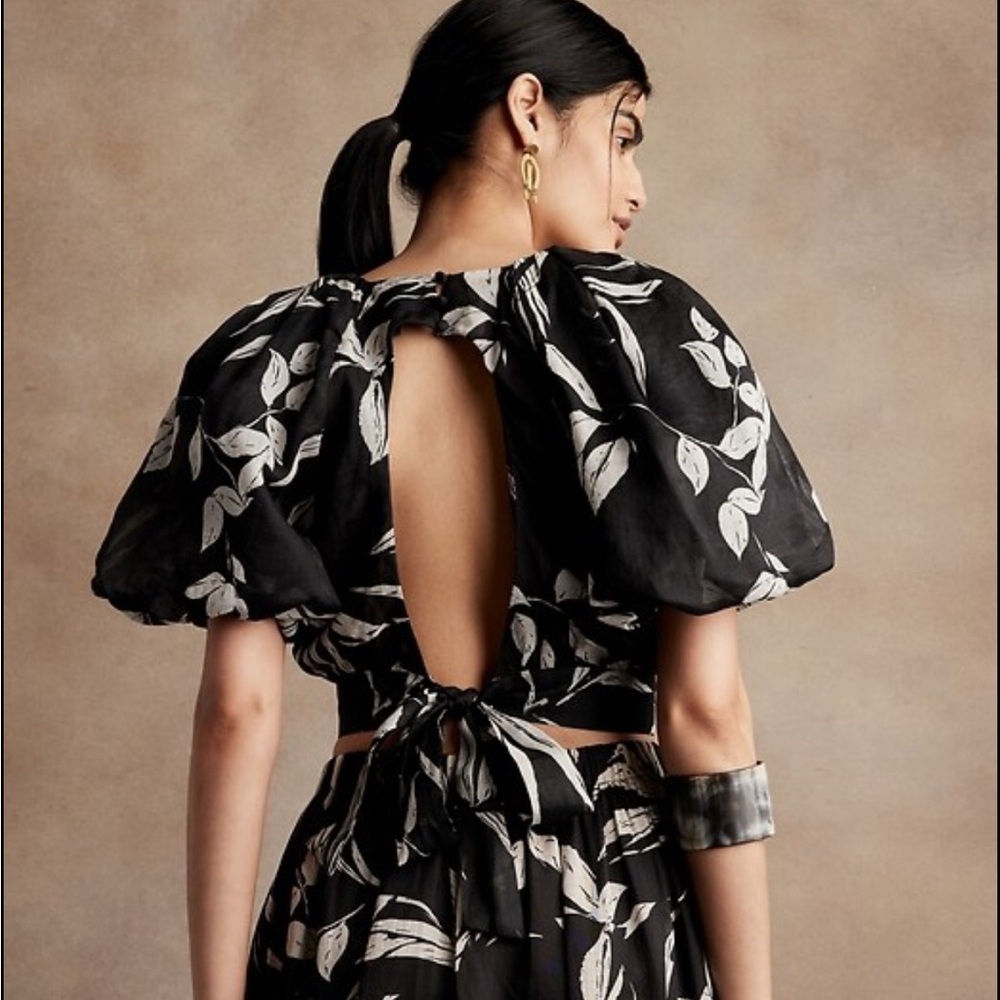 Ramie Open back black and White Leaf Print Women's Top